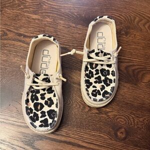 🆕 YOUTH Leopard Hey Dudes
